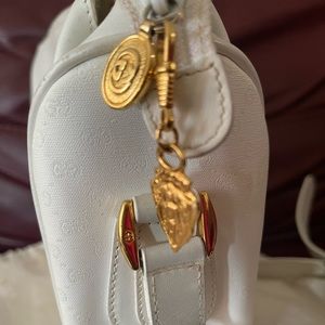 Authentic Gucci vintage bag in well kept pre love condition: